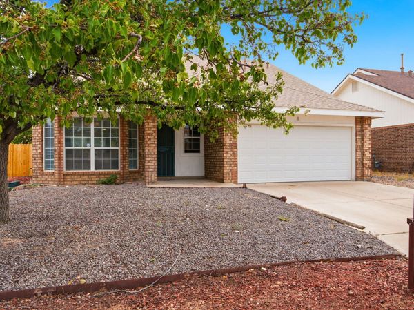 8 Apache Plume Road, Los Lunas, NM 87031