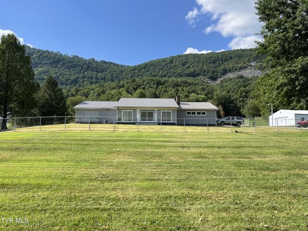 3511 Sunray Lane, Big Stone Gap, VA 24219