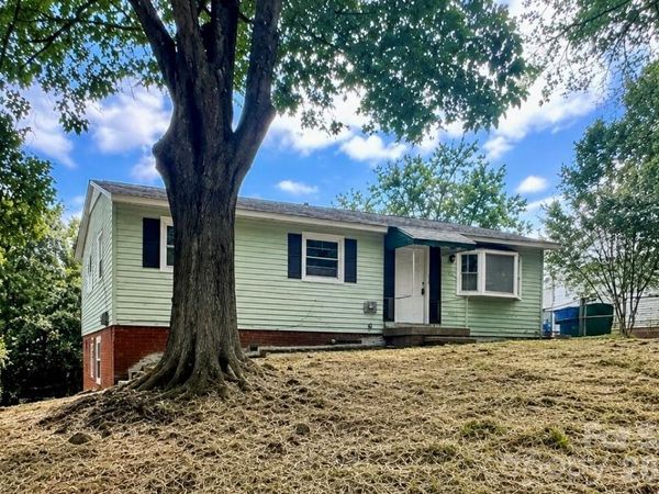 2756 Coronet Way , Charlotte, NC 28208