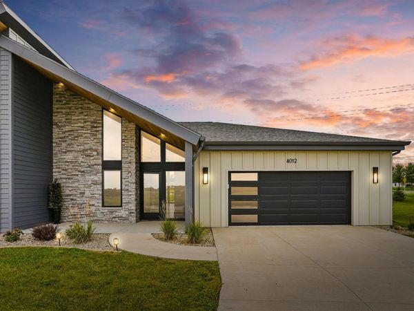 4012 Keagles Crossing, Cedar Falls, IA 50613