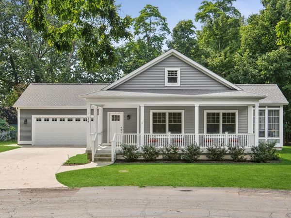556 N Shore Drive, Unit 14, South Haven, MI 49090