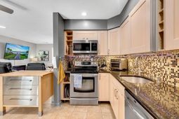 5582 Dogwood Circle photo 4