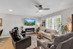 5582 Dogwood Circle photo 4