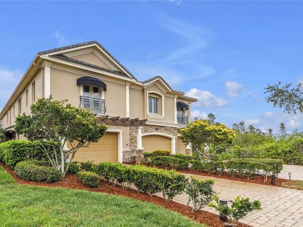 651 SAXONY BOULEVARD , ST PETERSBURG, FL 33716