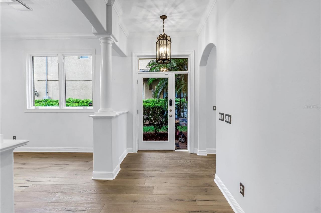 651 Saxony Boulevard, Saint Petersburg, FL 33716 Photo