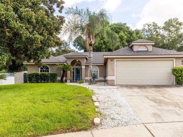 859 HIGH POINTE CIRCLE , MINNEOLA, FL 34715