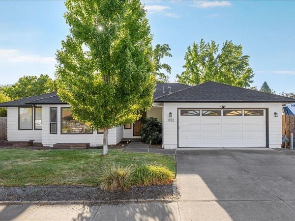 1882 Filmore Drive, Medford, OR 97504