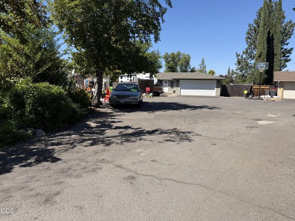 Grand Avenue, Medford, OR 97501