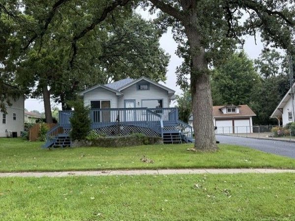 414 W Park Avenue , Round Lake, IL 60073