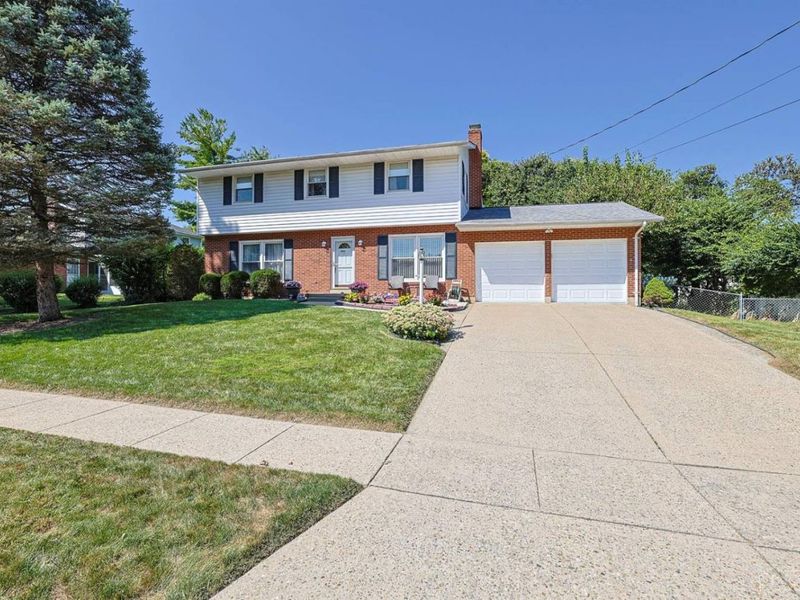 5653 Christine Drive, Fairfield, OH 45014 Photo 2