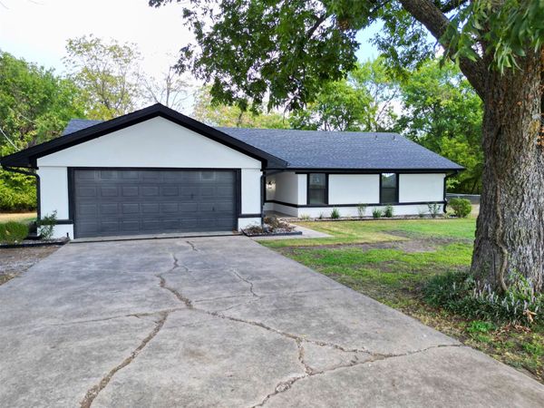 206 N Crownpoint Drive , Ada, OK 74820