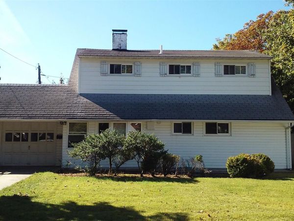 48 Hark Lane , Westbury, NY 11590