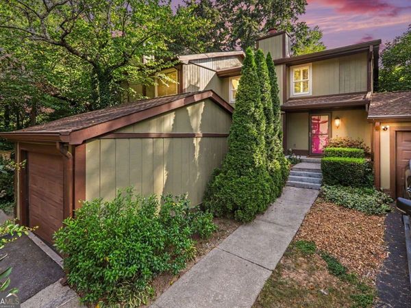 2752 Meadow Mere E, Atlanta, GA 30341