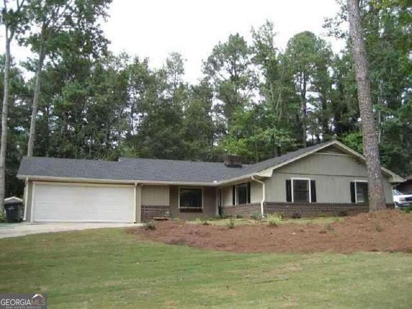 1398 Fairfield Drive SW, Lilburn, GA 30047