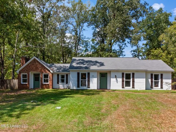 103 Lakeside Drive, Brandon, MS 39047