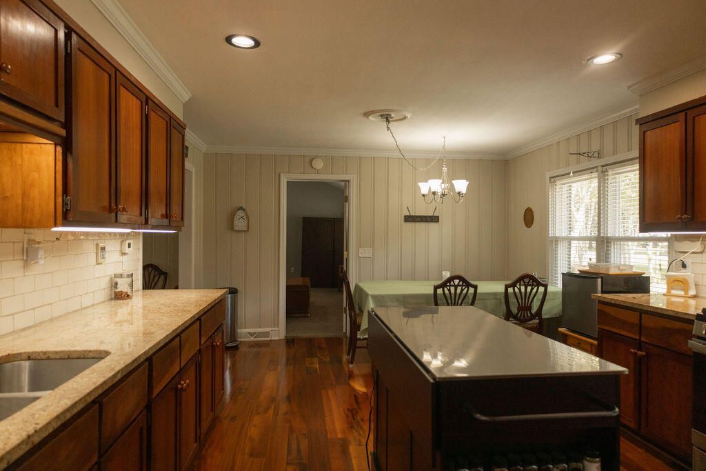 114 Sharon Drive Photo 18