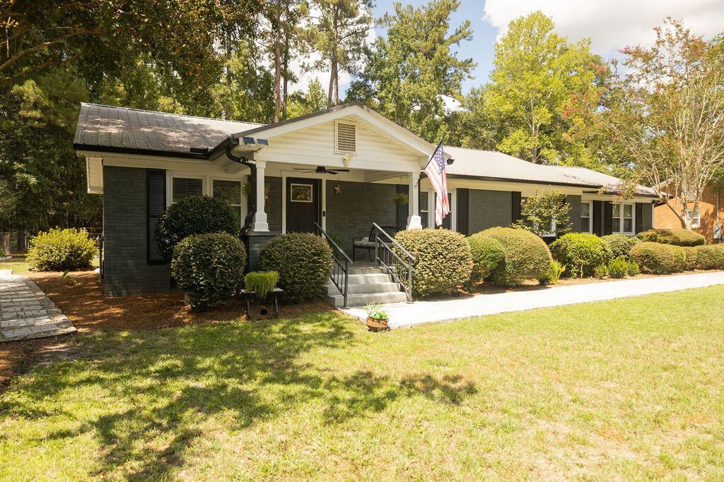 114 Sharon Drive Photo 4
