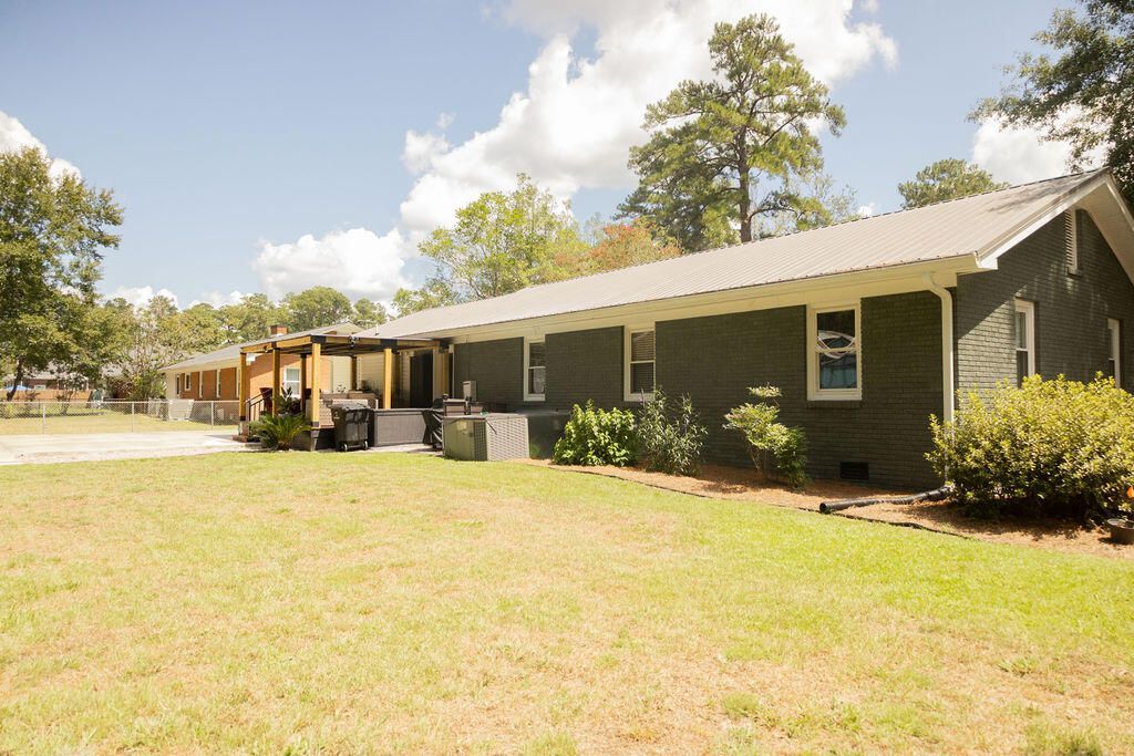 114 Sharon Drive Photo 8