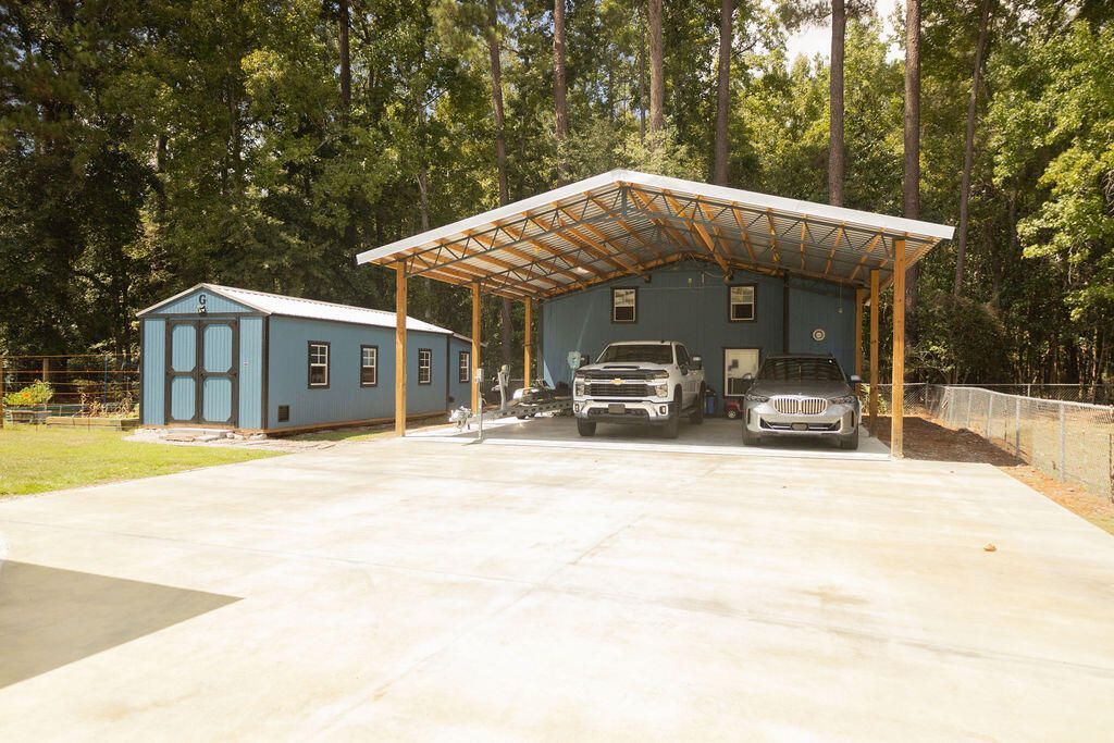 114 Sharon Drive Photo 9