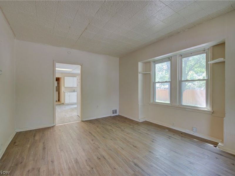 3295 W 56th Street, Cleveland, OH 44102 Photo 12