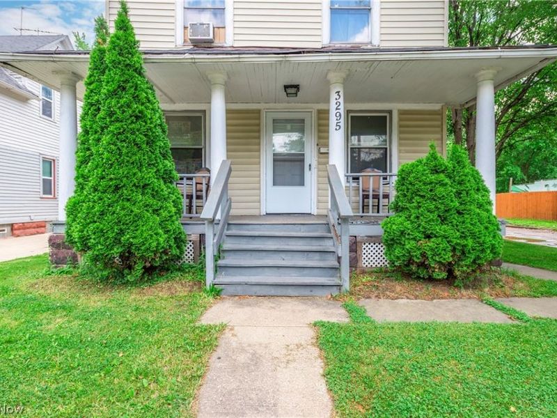 3295 W 56th Street, Cleveland, OH 44102 Photo 2