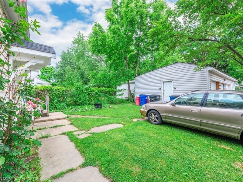 3295 W 56th Street, Cleveland, OH 44102 Photo 9