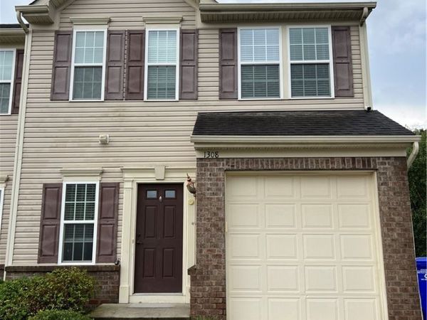 1308 Wellingshire Circle , Cuyahoga Falls, OH 44221