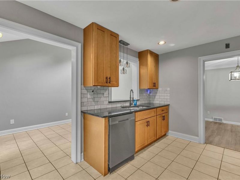 29126 Chardon Road, Willoughby Hills, OH 44092 Photo 11