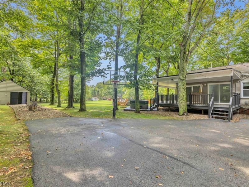 29126 Chardon Road, Willoughby Hills, OH 44092 Photo 3