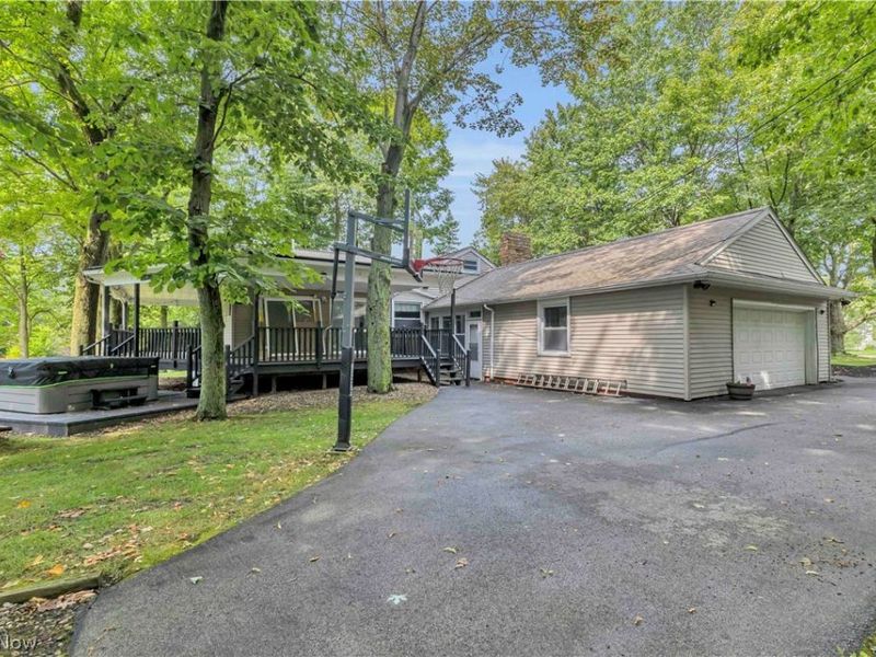 29126 Chardon Road, Willoughby Hills, OH 44092 Photo 4