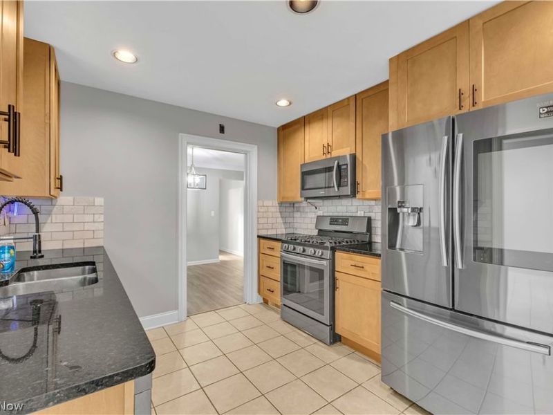 29126 Chardon Road, Willoughby Hills, OH 44092 Photo 8