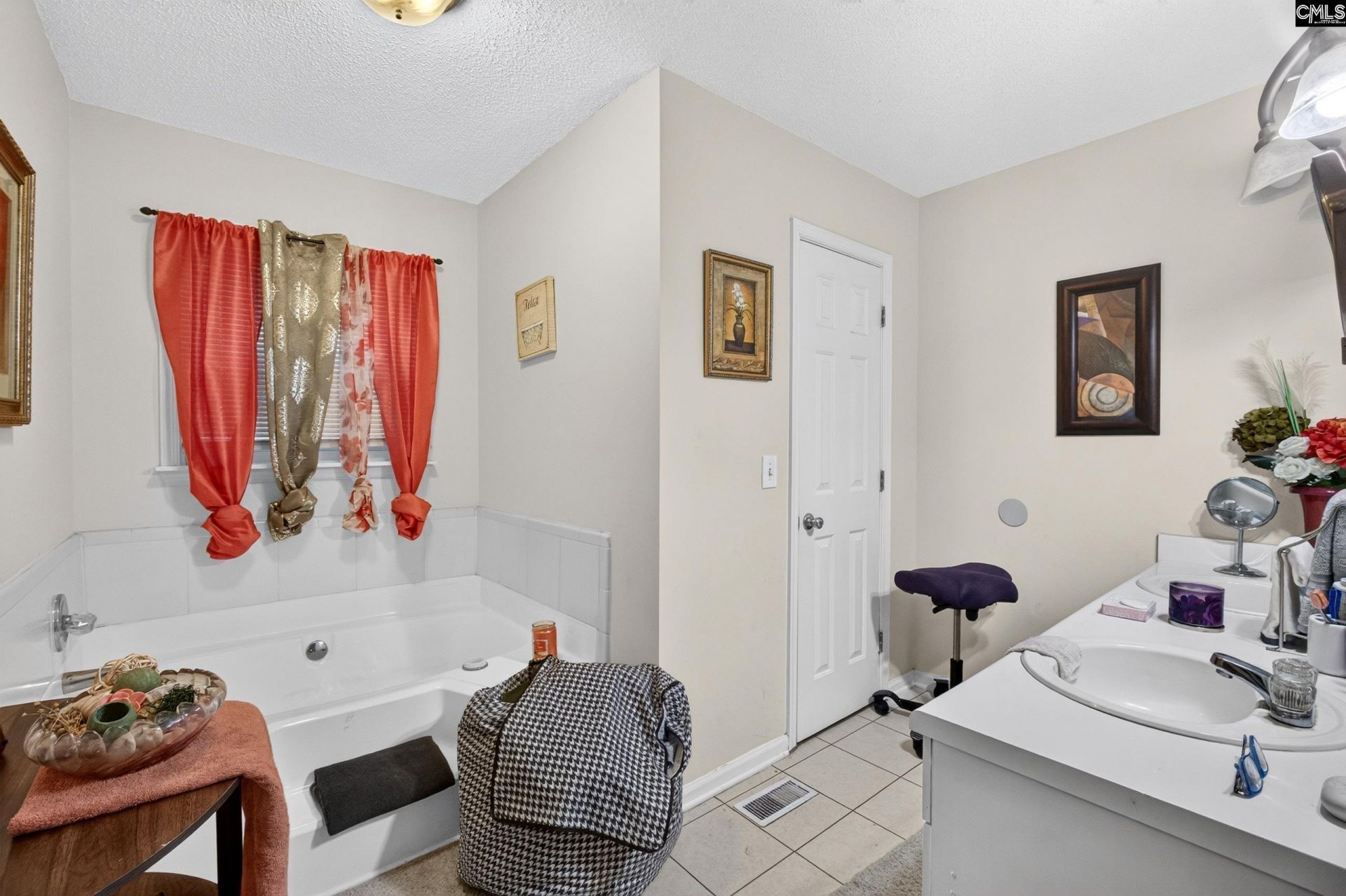 100 Wollgast Court Photo 12