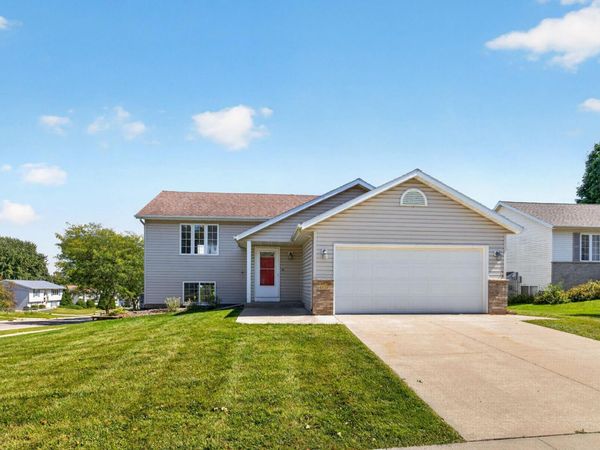 4639 Manor Park Drive NW, Rochester, MN 55901