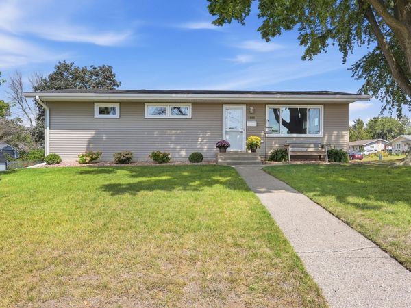 1008 9th Street SW, Faribault, MN 55021