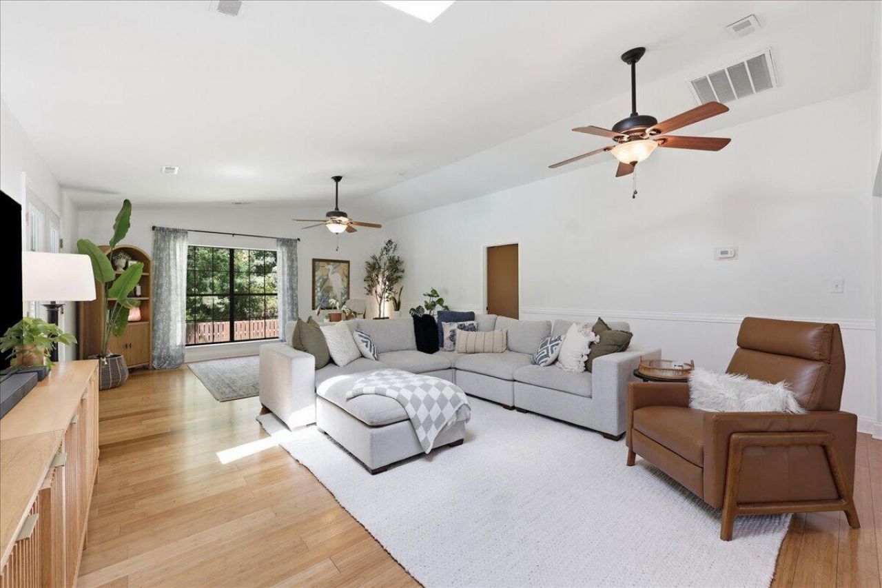 14 Wardlaw Court Photo 20