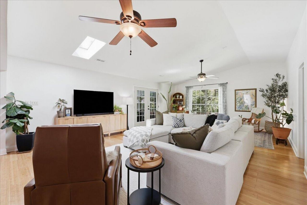 14 Wardlaw Court Photo 21