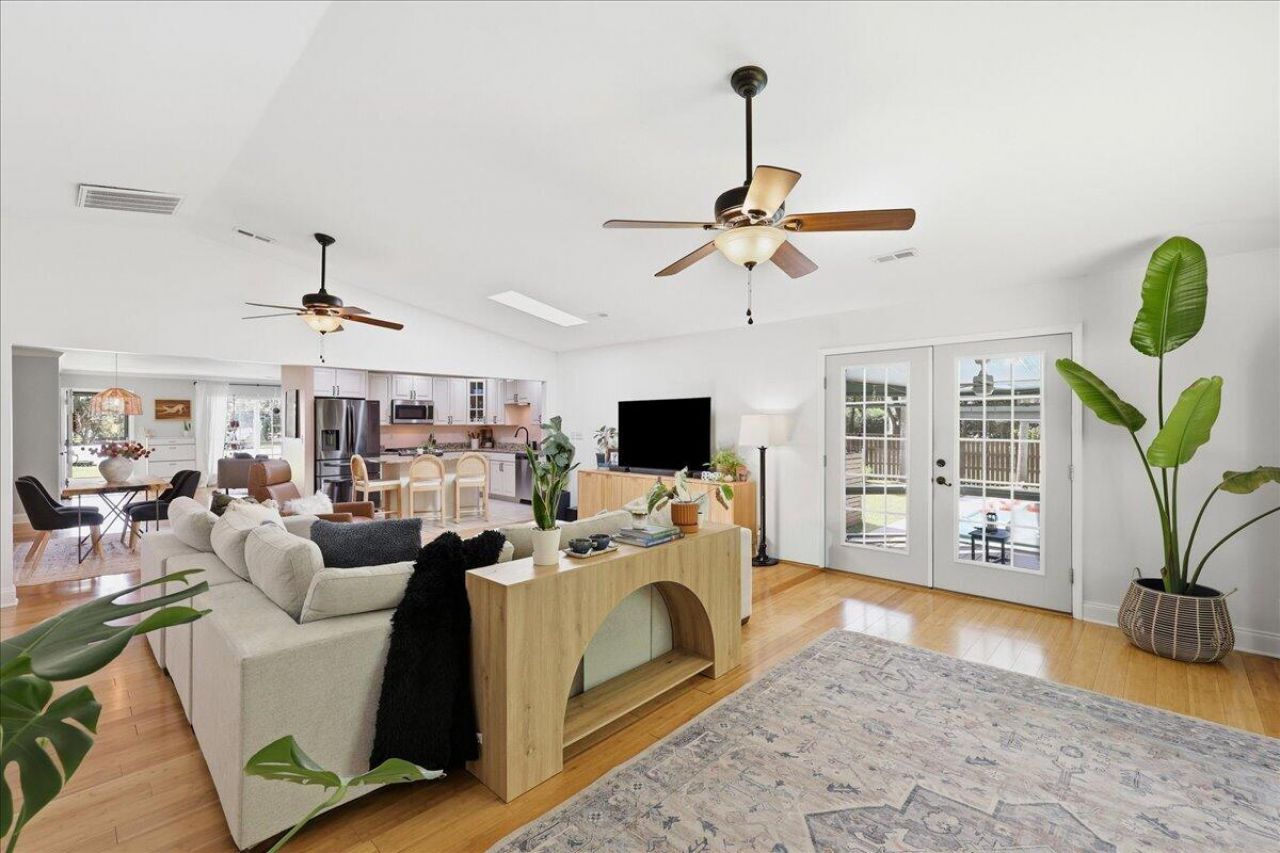 14 Wardlaw Court Photo 22