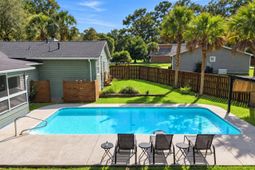 14 Wardlaw Court photo 4