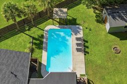 14 Wardlaw Court photo 4