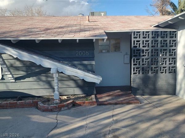 2005 E Oakey Boulevard , Las Vegas, NV 89104