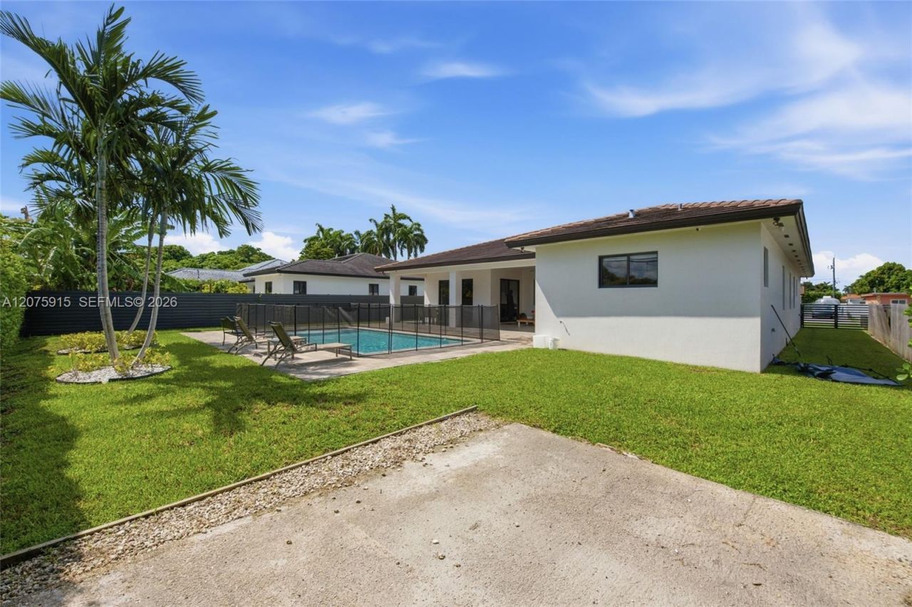 9450 SW 35th St , Miami, FL 33165 Photo