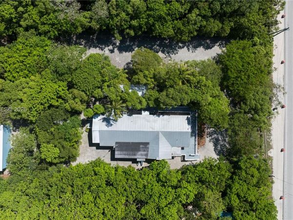 98251 Overseas Hwy, Key Largo, FL 33037