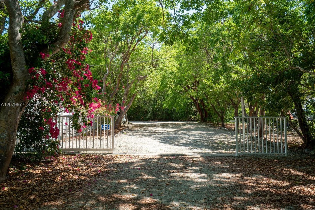 98251 Overseas Hwy, Key Largo, FL 33037 Photo