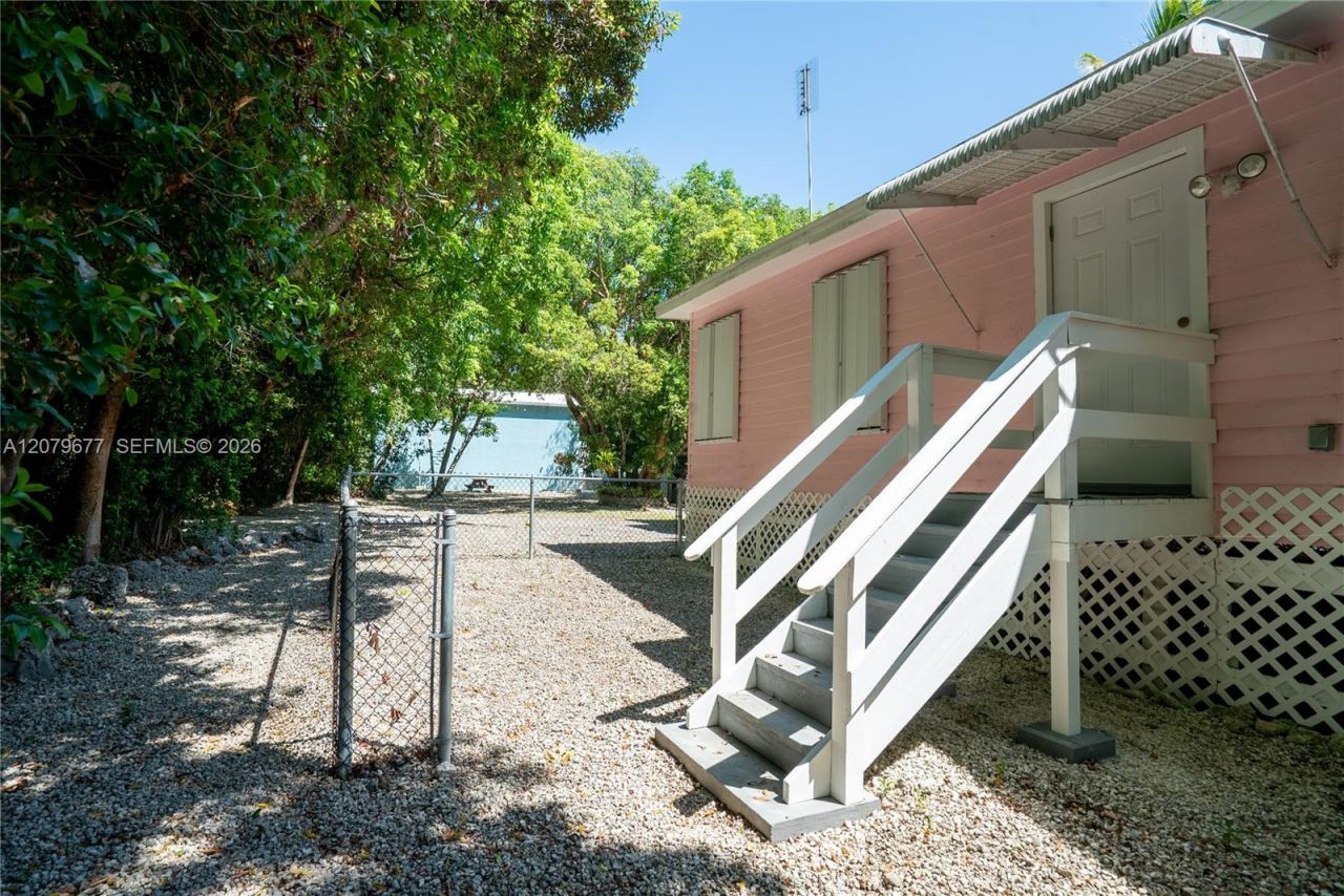 98251 Overseas Hwy, Key Largo, FL 33037 Photo