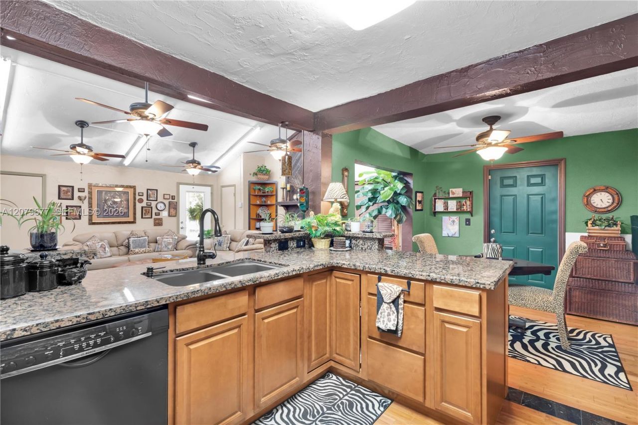98251 Overseas Hwy, Key Largo, FL 33037 Photo