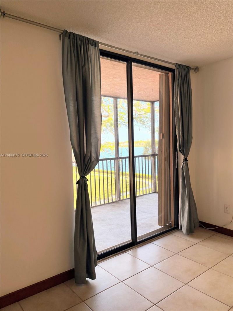 20860 San Simeon Way, Unit 303-6, Miami, FL 33179 Photo