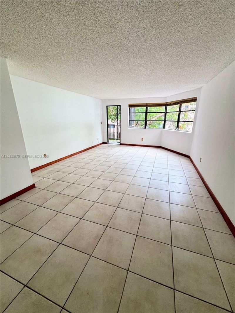 20860 San Simeon Way, Unit 303-6, Miami, FL 33179 Photo