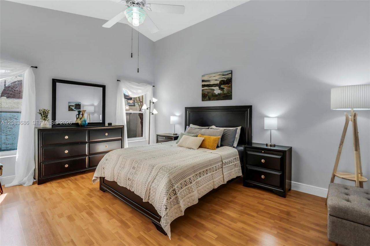 1387 SW 181st Ave, Pembroke Pines, FL 33029 Photo