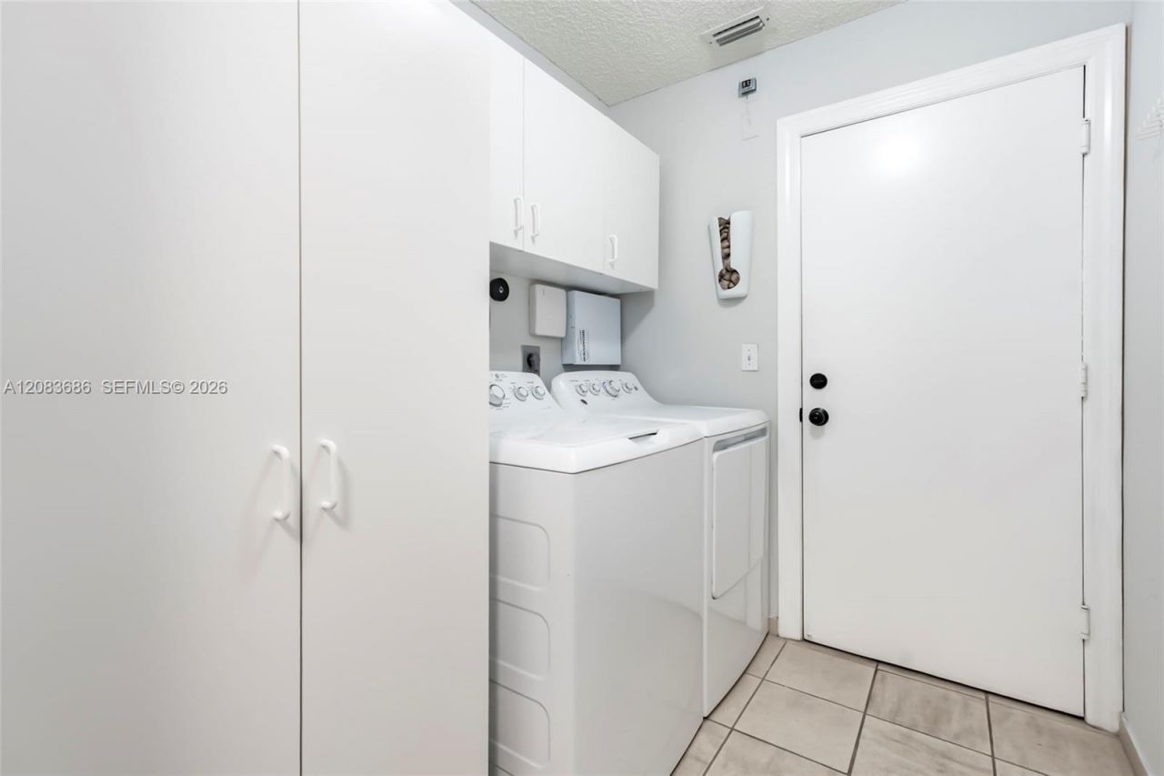 1387 SW 181st Ave, Pembroke Pines, FL 33029 Photo