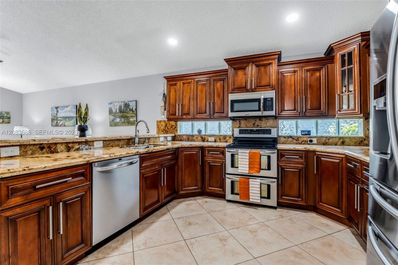 1387 SW 181st Ave, Pembroke Pines, FL 33029 Photo